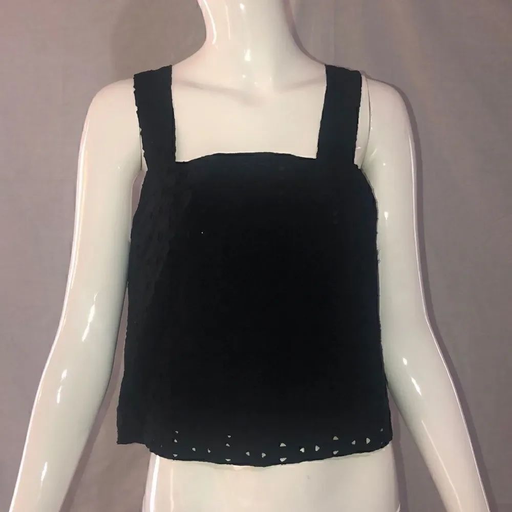 Mossimo Crop Top   - Picture 1 of 6